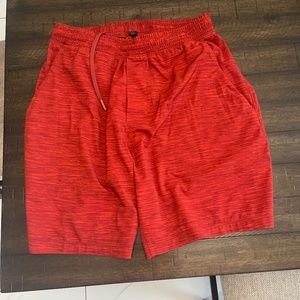 Med Lululemon Men's Pace Breaker 7"  Linerless RED